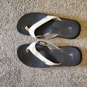 Sanuk sandals